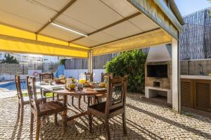 Villa Mangas by Villa Select