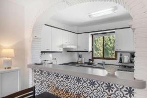 Sunny pool view apartment - ref 68