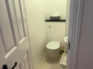 Modern Flat Near Harrods for 6