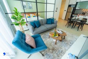 AWS Holiday Homes - Stylish 2BR Apt at Dubai Hills