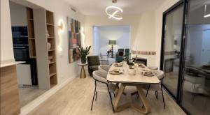 Villa Casa Del Mare by the beach with a private pool and a guest house