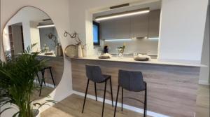 Villa Casa Del Mare by the beach with a private pool and a guest house