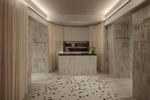 The Lake Como EDITION