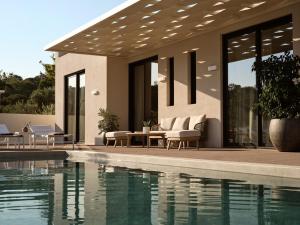 Villa Zeta by Villa Select