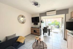 EUREKA 109 - 6 People - Pool and Garden - Near Naturist Village and Beaches