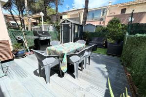 EUREKA 109 - 6 People - Pool and Garden - Near Naturist Village and Beaches