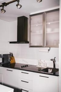 CN Tower and Lake View 1 Bedroom Condo in Downtown Toronto