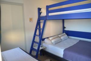 House with your feet in the water, between forest and beach - AGAY