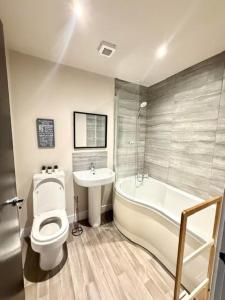 Newly renovated, 4 Bed , 4 Bath Holiday Home