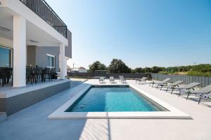 Villa IviCasa with pool
