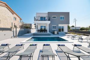 Villa IviCasa with pool