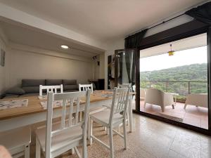 Apartamento con chimenea, terraza y acceso al pantano