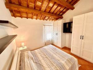 CASA OLIVA Cielo terra con doppi servizi, aria condizioanta, in centro e vicino al mare