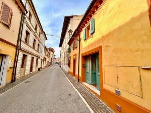 CASA OLIVA Cielo terra con doppi servizi, aria condizioanta, in centro e vicino al mare