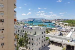 Muelle Uno Studio with Sea View