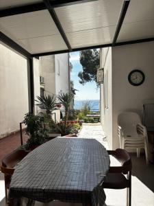 Inga Sea View Apartment with Free Parking