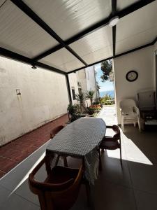 Inga Sea View Apartment with Free Parking