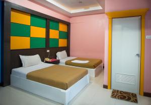 Grand Leo Hotel
