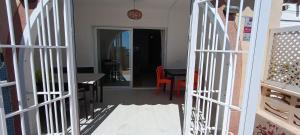 Beachfront flat with spectacular sea views
