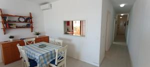 Beachfront flat with spectacular sea views