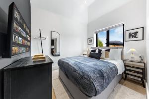 4BR Sleeps 8 Garden Flat En-suite Large WiFi & Parking