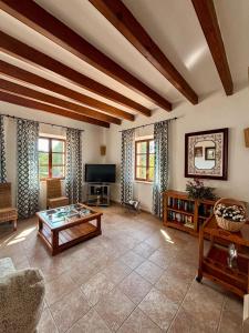 Finca Es Puig, rustic estate with views