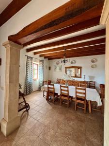 Finca Es Puig, rustic estate with views