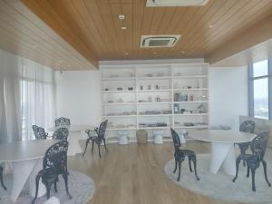 Aveline Suites Aesthetic Skydeck View ACQUA Private Residences near Rockwell Makati