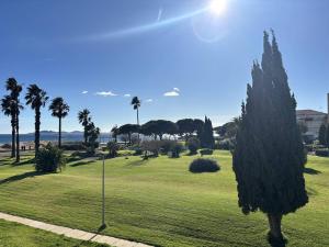 LAL100-117 Appartement 2 pièces cabine 5 couchages LA LONDE LES MAURES