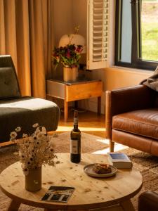 Yarn - Romy Deluxe Apartment