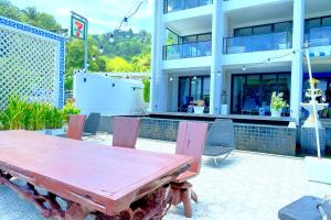 Phuket Moonlit Patong Bay Hideaway Hotel