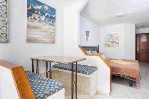 Bright Studio Steps from Puerto Colón Beach 100m Costa Adeje