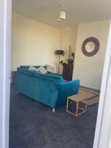 Cosy Town Centre House near M6 & park & parking