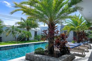 Villa Aqua 4BR Pool Villa with Sauna, Rawai Beach