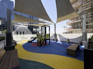 Bloomfields Fantastic Stu in Azizi Riviera