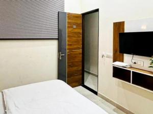 THE ELiSTA HOTEL - Your Premium Stays By SKY Hotels And Homestays