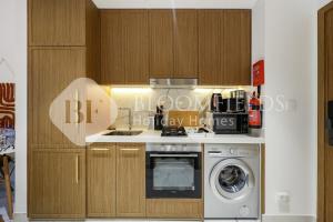 Bloomfields Fantastic Stu in Azizi Riviera