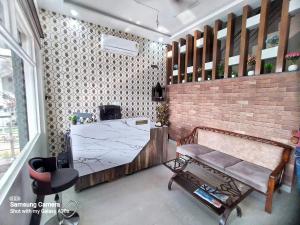 THE ELiSTA HOTEL - Your Premium Stays By SKY Hotels And Homestays