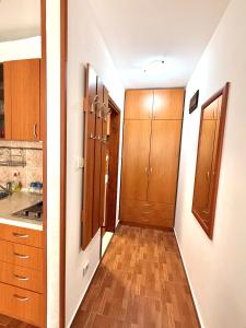 Studio with Free Parking & Terrace Near Beach