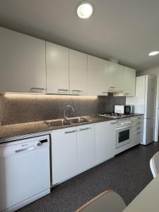 StayVNG Bright & Modern 2BR 143 l Centre Vilanova