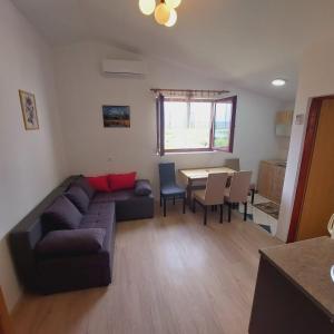 Apartments Tisno