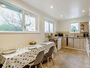 2 Bed in Windermere oc-sz579