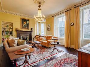 5 Bed in Dunkeld oc-90844
