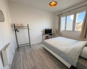 Maison pour 8 personnes avec jardin et à côté Gare RER C & Paris