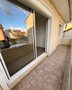 Maison pour 8 personnes avec jardin et à côté Gare RER C & Paris