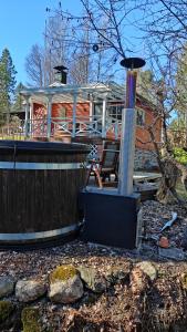 Three cozy cottages, sauna and big yardincluded