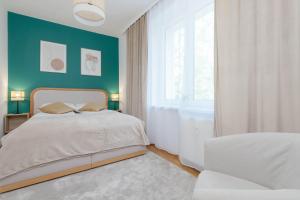 Atmospheric Apartment in a Green Area Pet-friendly by Noclegi Renters