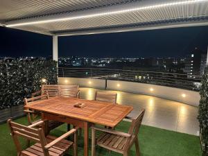 APT-Large Private Terrace - Sleeps 6 - Close to Bari Airport - Spacious and Relaxing-DDN House