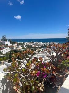 1st floor Penthouse sea and mountain view 5 min stroll to beach