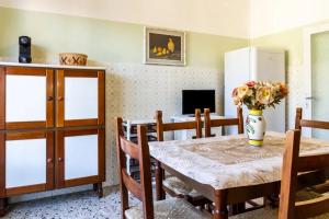 Ampio Appartamento con Terrazzo e 2 Camere a Marina di Grosseto